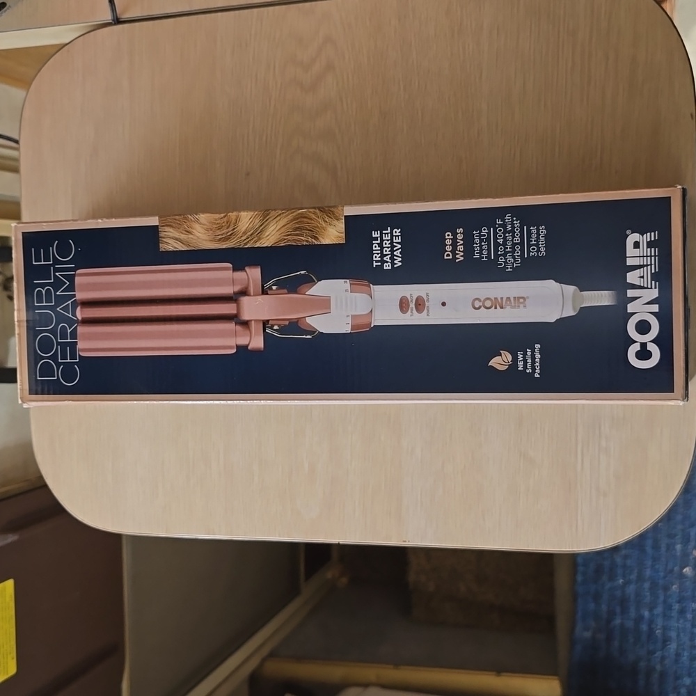 CONAIR Double Ceramic TRIPLE BARREL WAVER